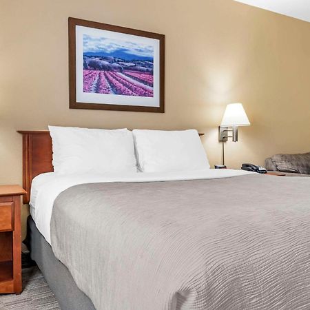 Quality Inn Airport Moncton Esterno foto