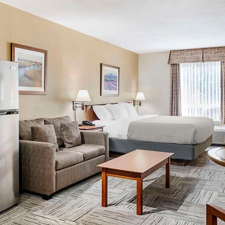 Quality Inn Airport Moncton Esterno foto