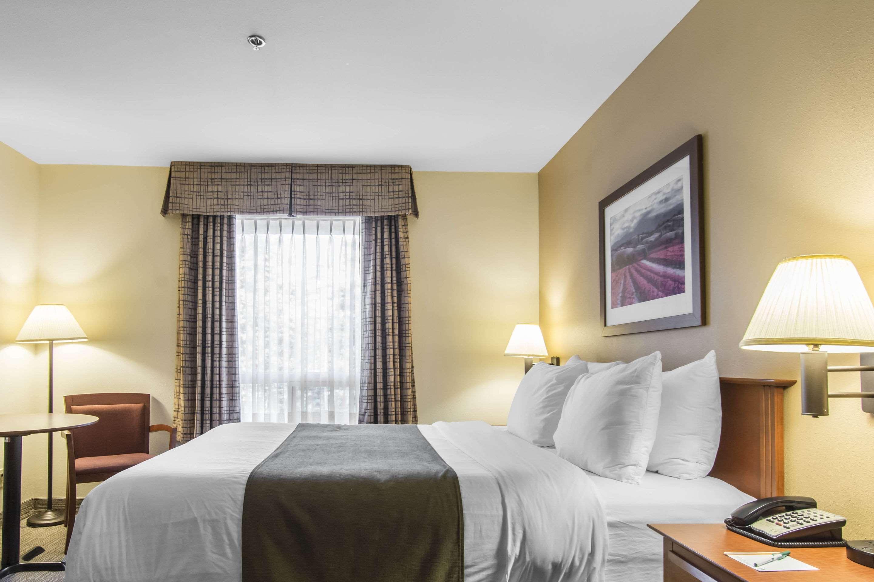 Quality Inn Airport Moncton Esterno foto