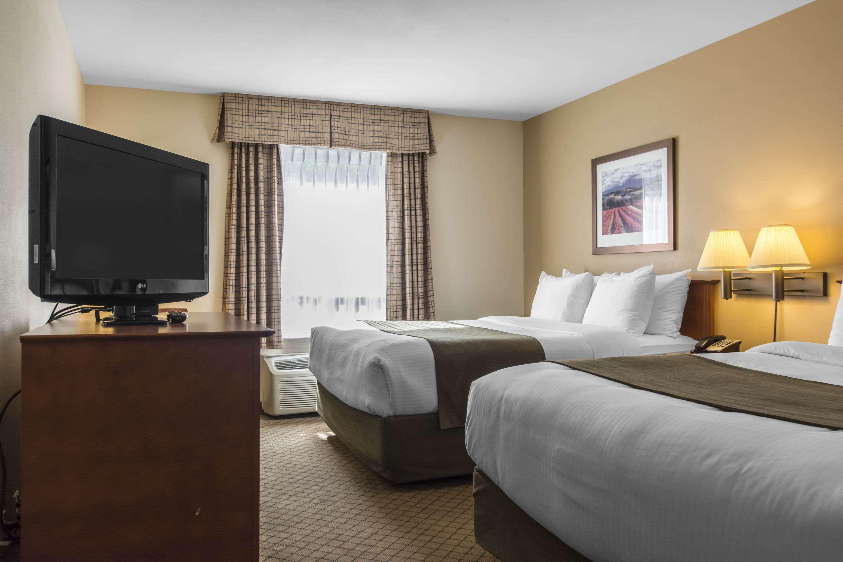 Quality Inn Airport Moncton Esterno foto