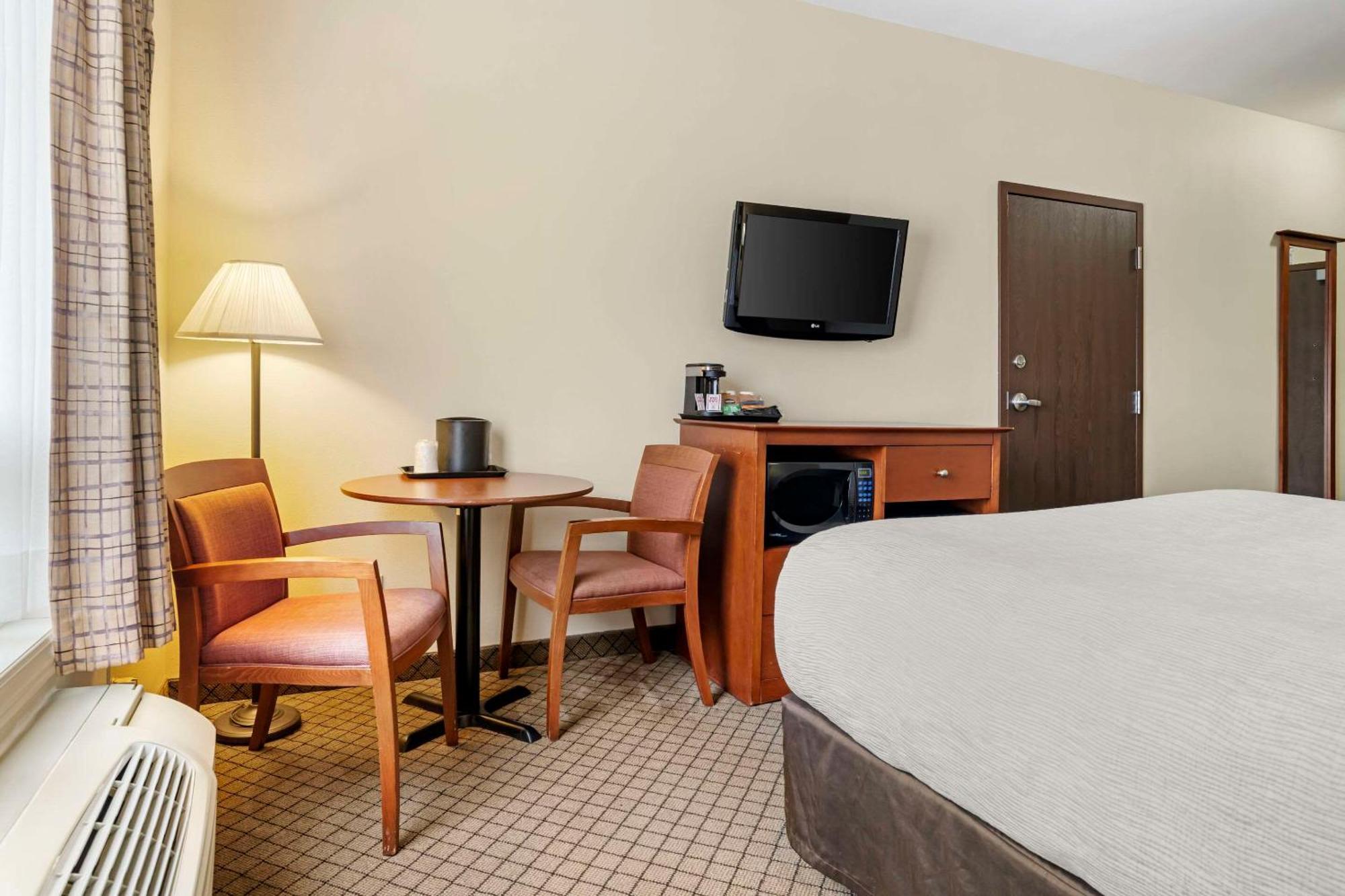 Quality Inn Airport Moncton Esterno foto