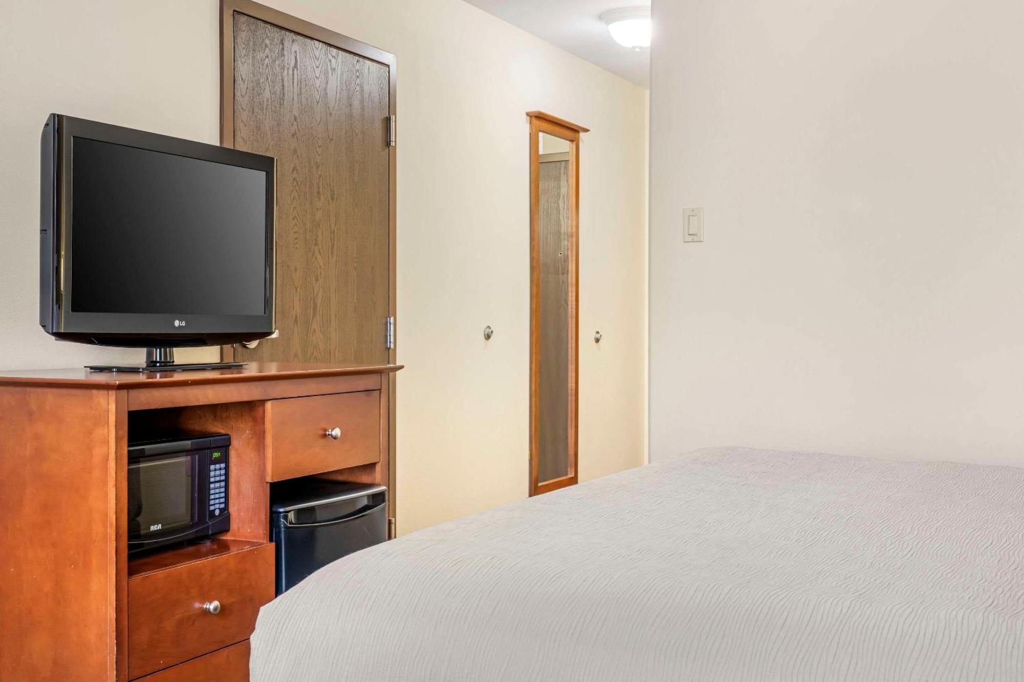 Quality Inn Airport Moncton Esterno foto
