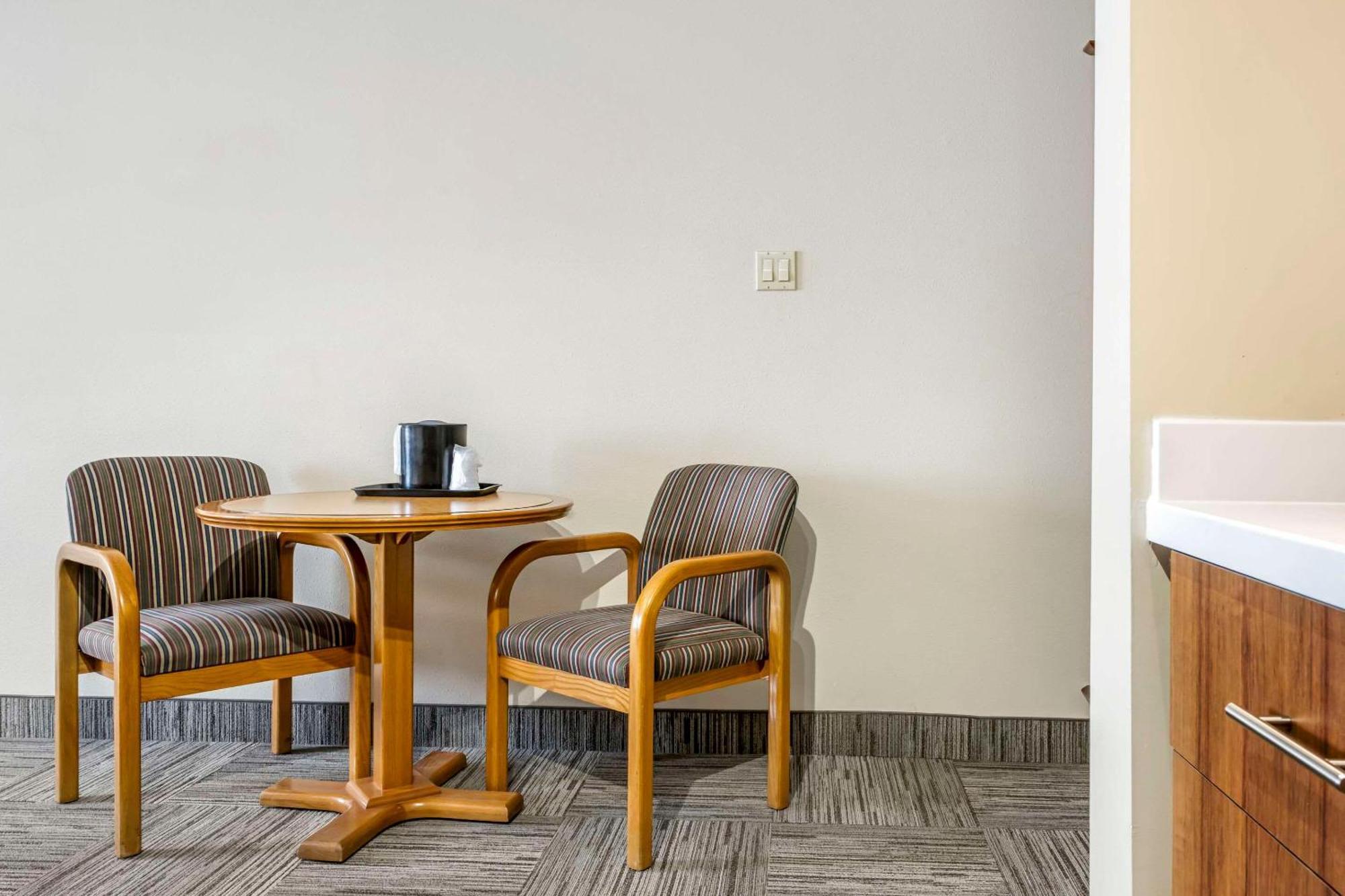 Quality Inn Airport Moncton Esterno foto