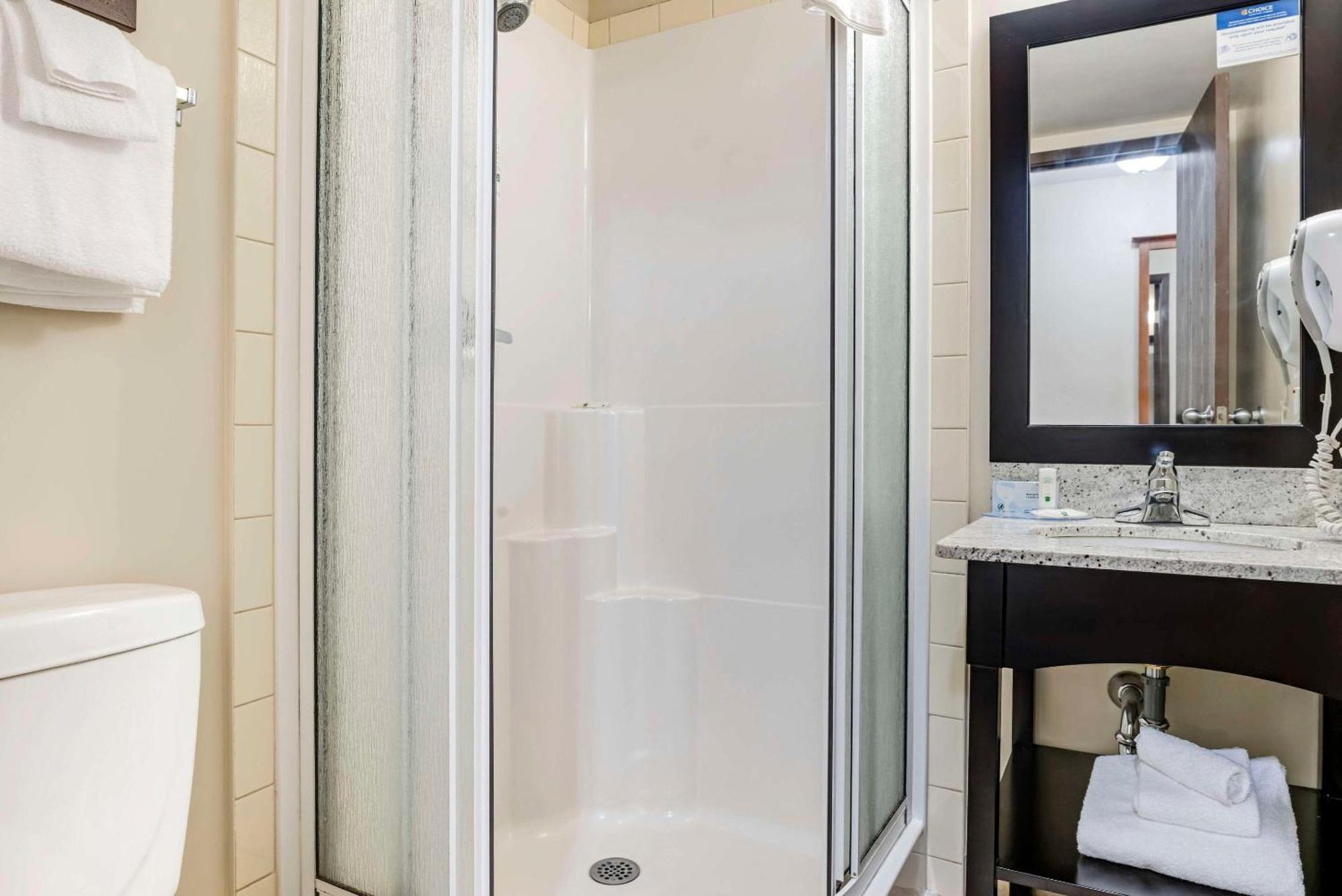Quality Inn Airport Moncton Esterno foto