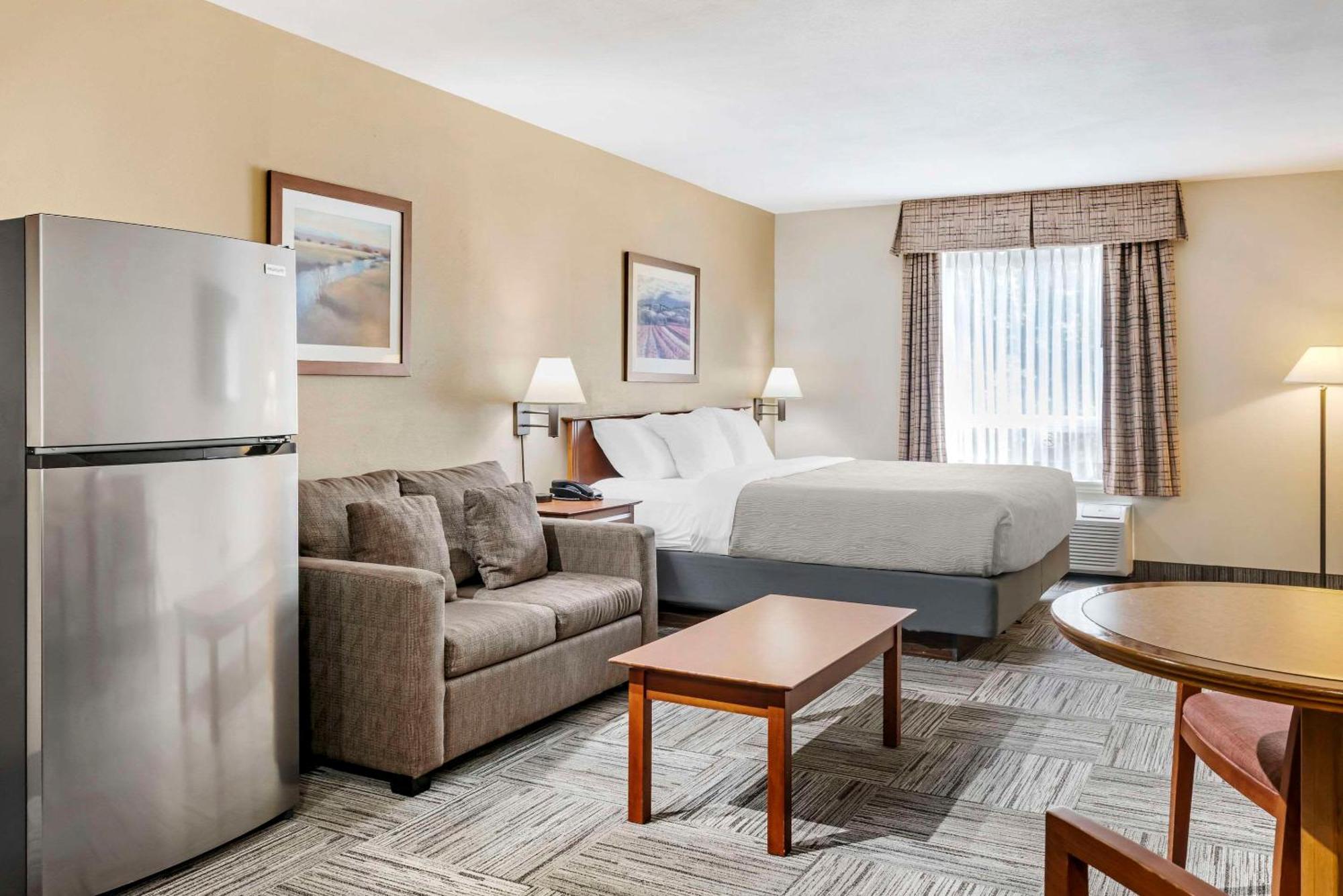 Quality Inn Airport Moncton Esterno foto